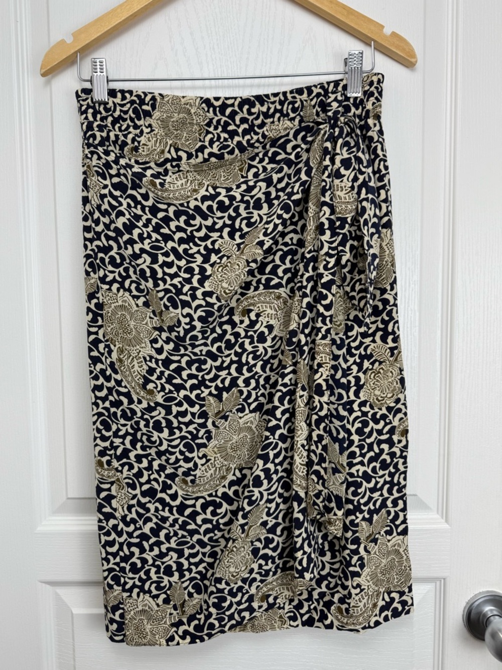 Vintage Escada Silk Floral Faux Wrap Skirt Size 38 = US 6 Small Medium 90s - Picture 3 of 11